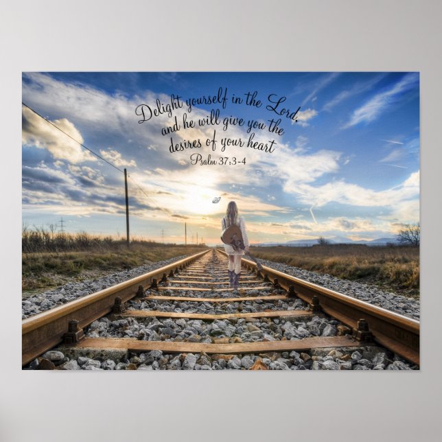 Lonely Musician Walking on Railroad Tracks Poster (Framsidan)