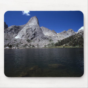Lonfärsk Sjö och Peaks Mousepad Musmatta
