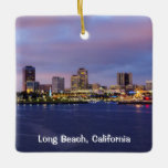 Long Beach California Julgransprydnad Keramik<br><div class="desc">Lång Beach Kalifornien på natten från Queen Mary frakt.</div>