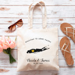 Long Island Bröllop Welcome Bag, Black & Guld Tygkasse<br><div class="desc">Bröllop helg hälsar med tillfredsställelse på presentsäcken från stadsgäster till bröllop,  med en bild av Long Island,  med guld hjärta. Fyll i tonen med dina favoritvaror.</div>
