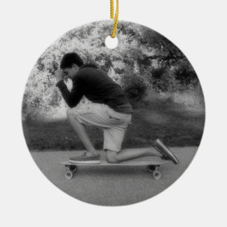 Longboard Pose Julgransprydnad Keramik
