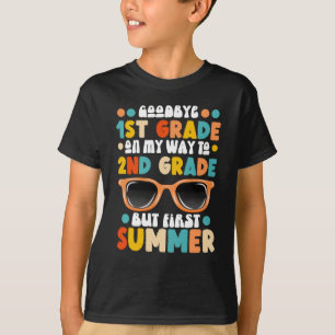 Lönsam 1:a Klass Studenten till 2:a Klass-sommaren T Shirt