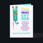 Lönsam CAT PAPPA-födelsedag från WIFE till MAKE Kort<br><div class="desc">Ett så roligt litet spel på ord.. Jag kunde inte motstå det här för fruar och flickvänner till ge och deras make och pojkvänner! De som är katt pappor naturligtvis också! Detta är ett av många underbara unika kort och roligtar för Cat Pappor och Crazy Cat Mammor till kom.</div>