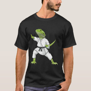 Lönsam dragon Doing Karate Kärlek Bearded T Shirt