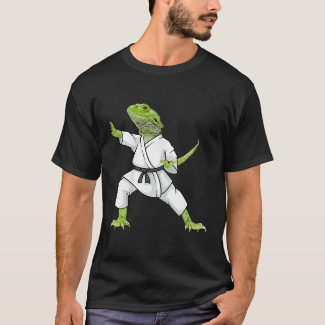 Lönsam dragon Doing Karate Kärlek Bearded T Shirt (Framsida)