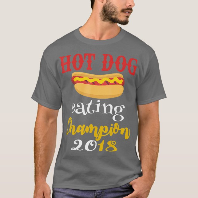 Lönsam Hett Hund Eating Tävling Champion 2018 T Shirt (Framsida)
