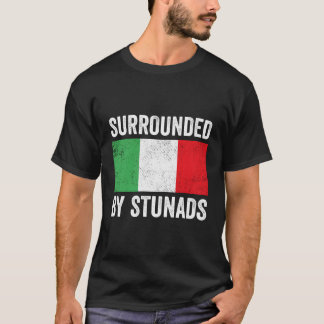 Lönsam italiensk gåva omgiven av stenar italienska t shirt