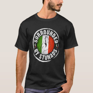 Lönsam italiensk handskötare omgiven av stenar S T Shirt