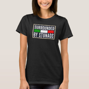 Lönsam italiensk Ord omgiven av stenar T Shirt
