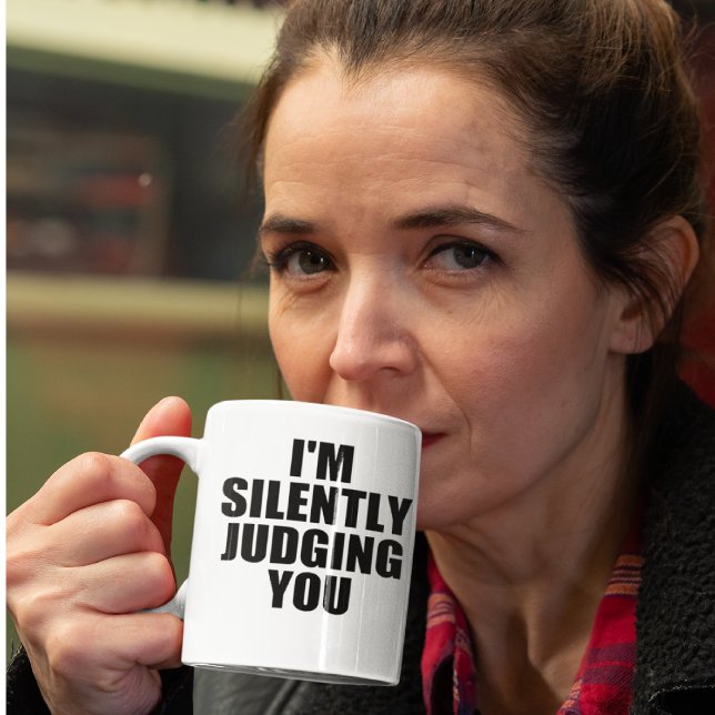 Lönsam kaffe Mugg: SILENTLY DOGÖR DIG Kaffemugg (Funny Coffee Mug: SILENTLY JUDGING YOU Coffee Mug)