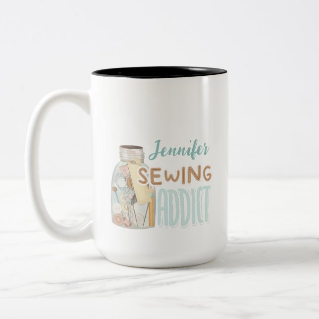 Lönsam Namn Seamstress Sewing Addict, Personlig Två-Tonad Mugg (Vänster)