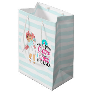 Lönsam sjuksköterska med stort Hypodermic Nål