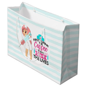 Lönsam sjuksköterska med stort Hypodermic Nål