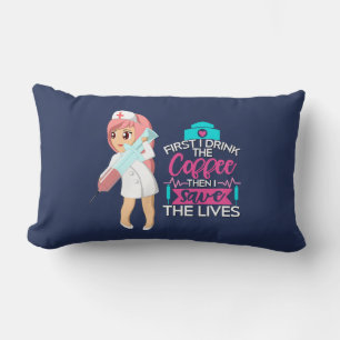 Lönsam sjuksköterska med stort Hypodermic Nål Lumbarkudde