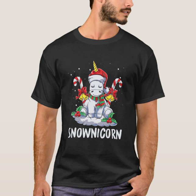 Lönsam Unicorn i Snö-julstämningen i Snö T Shirt (Framsida)