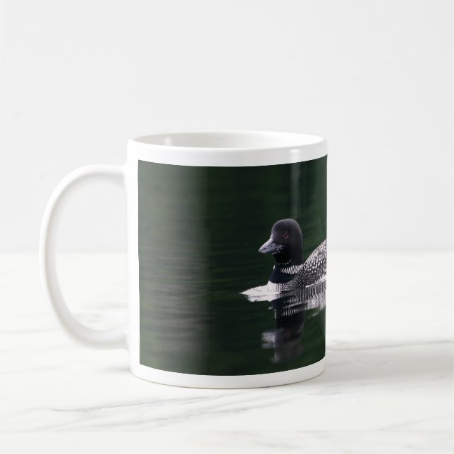 Loon simmande på Range Pond Kaffemugg (Vänster)