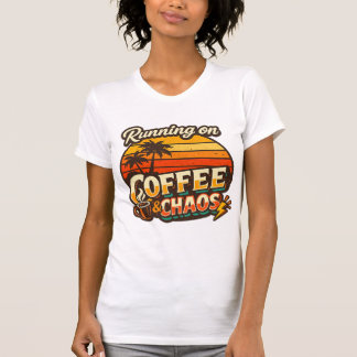 Löpar på Kaffe & Kaos Roligt Citat T-Shirt