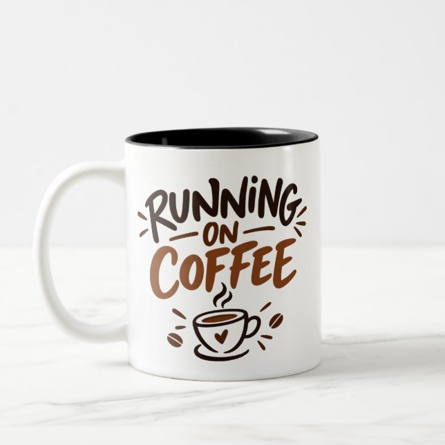 Löpning på kaffe Rolig kaffemuggdesign Två-Tonad Mugg (Vänster)