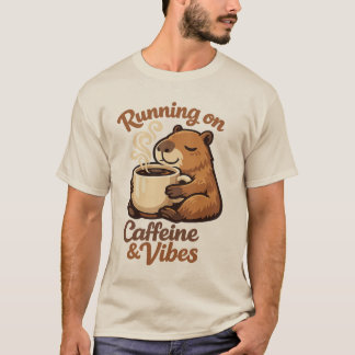 Löpning på Kaffe & Vibrationer Capybara Kaffeälska T Shirt