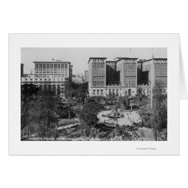 Los Angeles, CA Perishing Square och Biltmore Hälsningskort (Framsidan Horizontal)