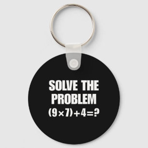 Lös Problemet – Rolig Matteekvation (9×7)+4=67 Nyckelring