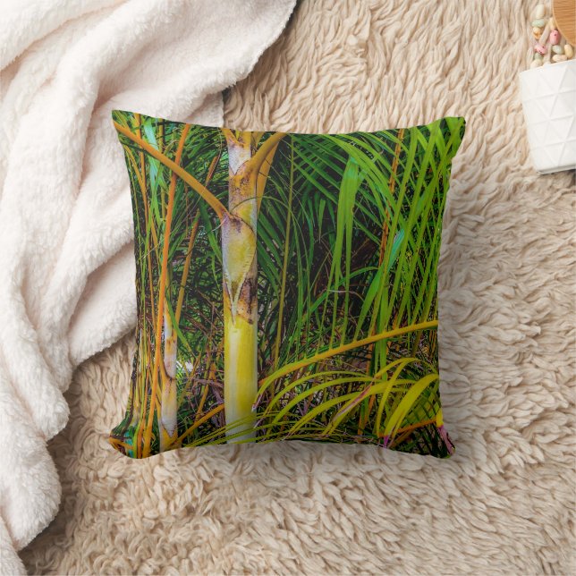 Lost in Areca Palms Throw Pillow Kudde (Filt)
