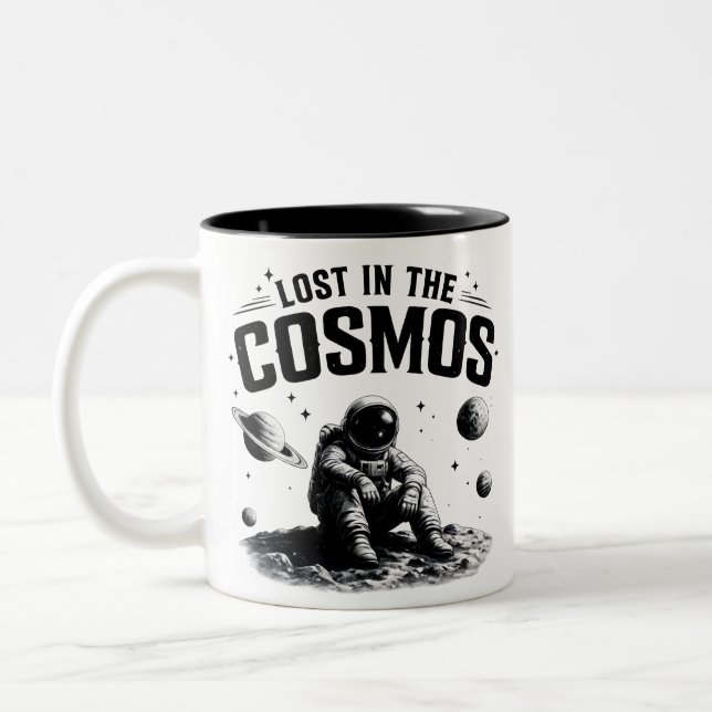 Lost in the Cosmos Astronaut Vit & Svart Mugg (Vänster)