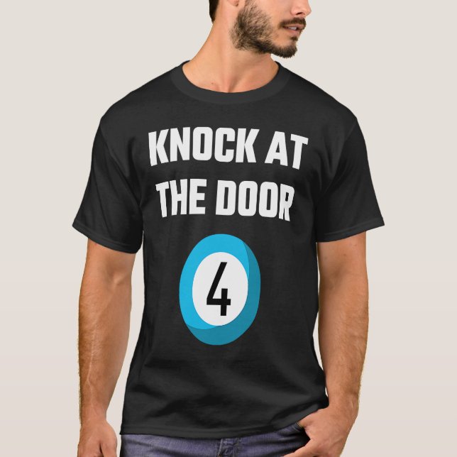 Lottery som säger knä vid dörr fyra valare Slang T Shirt (Framsida)