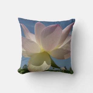 Lotus Flower och Blå himmel II Kudde