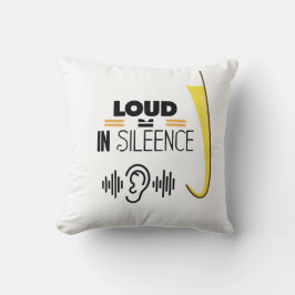LOUD IN SILENCE - Minimalistisk typografi T-Shirt Kudde