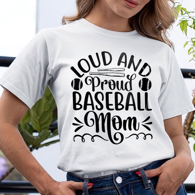 Loud och stolt Baseball Mamma T Shirt (Skapare uppladdad)
