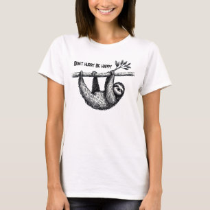 Loung på trädgren med citat t shirt