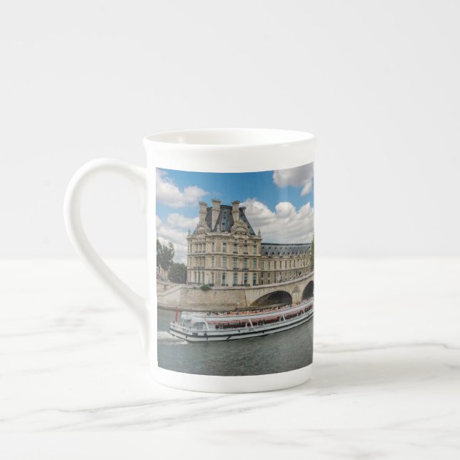Louvre Museum Benporslin Mugg (Vänster)