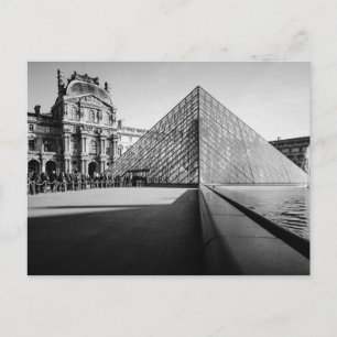 Louvre Pyramid 2 Vykort