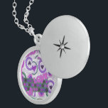 Lova Kärlek Heart Motif Art-utskrift Sterling Silver Halsband<br><div class="desc">Den vackra Kärlek Heart Motif Art Print presenterar "Ljärt Kärlek Heart Motif Art Print", en sjudande och glad biet som firar kärlek på ett lekfullt sätt. Den här teckningen har en dynamisk sammansättning fylld med hjärtmotiv och ord "KÄRLEK" skapar den en perfekt till alla utrymmen som förkroppsligar värme och kärlek....</div>