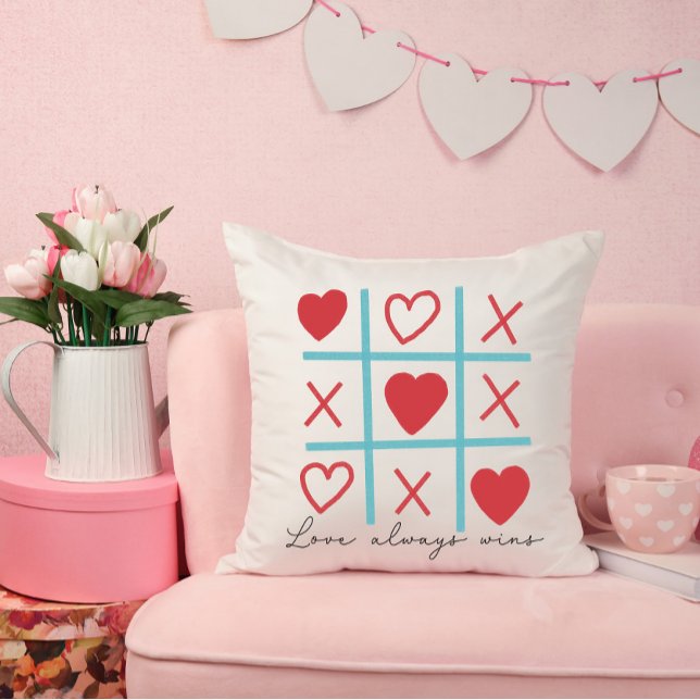 Love Always Wins Tic Tac Toe Kudde (Skapare uppladdad)