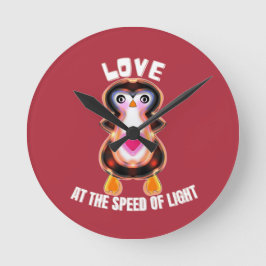 Love at the Speed of Light Penguin Gift Rund Klocka