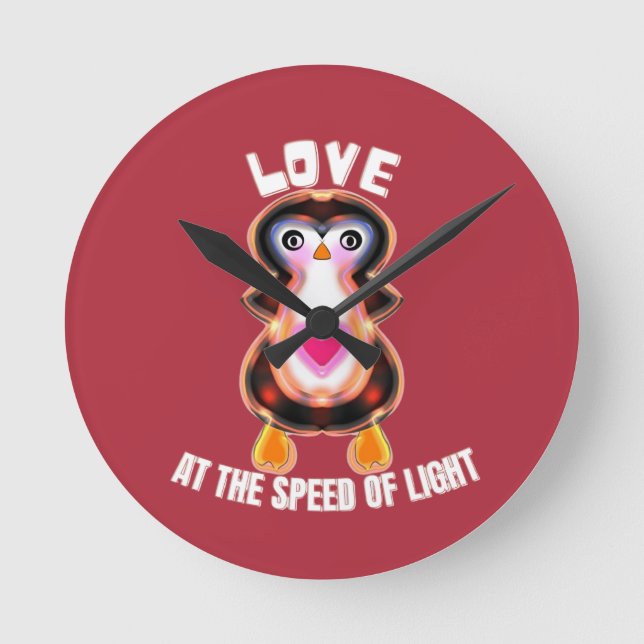 Love at the Speed of Light Penguin Gift Rund Klocka (Framsida)