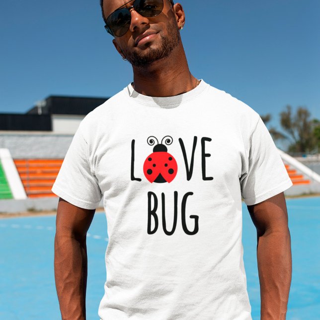 Love Bug Unisex T-shirt (Skapare uppladdad)