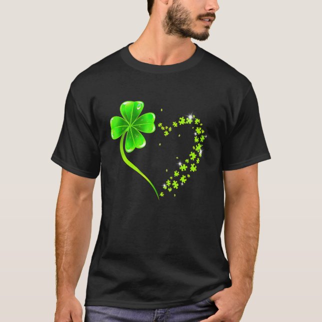 Love clover shamrock heart lucky charm irish St pa T Shirt (Framsida)