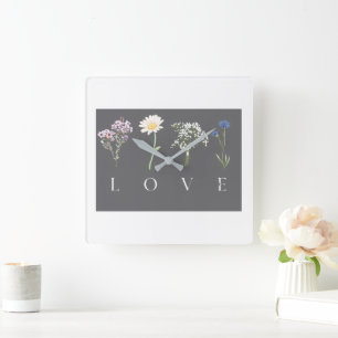 LOVE Floral – Romantiskt Botaniskt Tryck Fyrkantig Klocka
