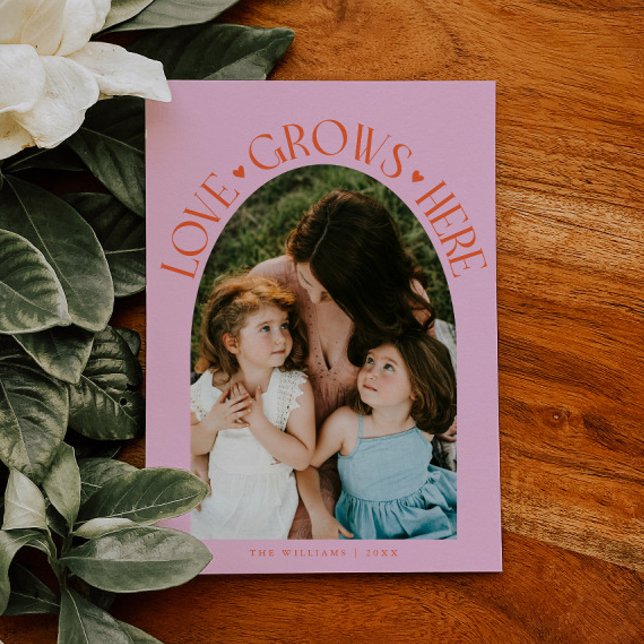 Love Grows Here Orange Pink Arch Valentines Day Julkort (Skapare uppladdad)