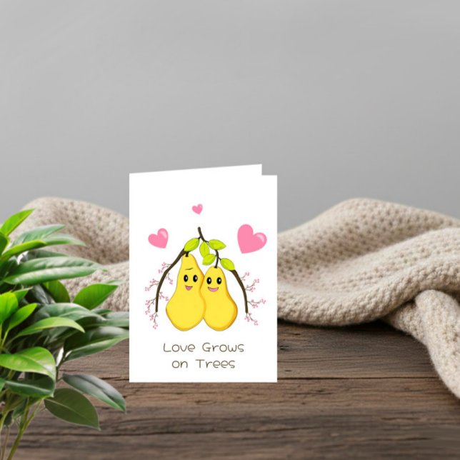 Love Grows on Trees – Cute Pear Couple Valentine’s Helgkort (Skapare uppladdad)