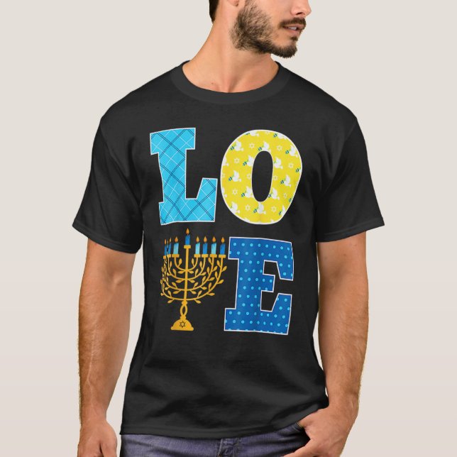 LOVE Hanukkah Decorations Dreidel Menorah Chanukah T Shirt (Framsida)