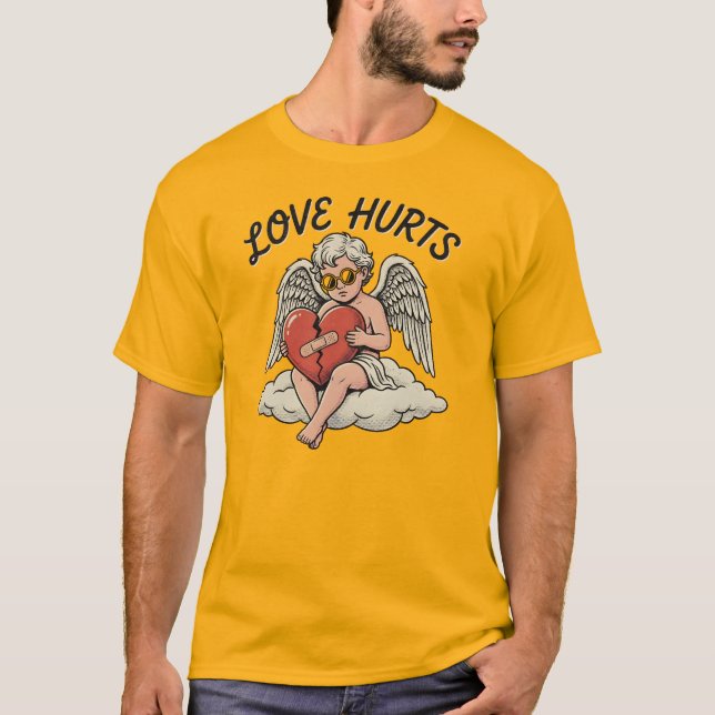 Love Hurts Cupid Angel T Shirt (Framsida)