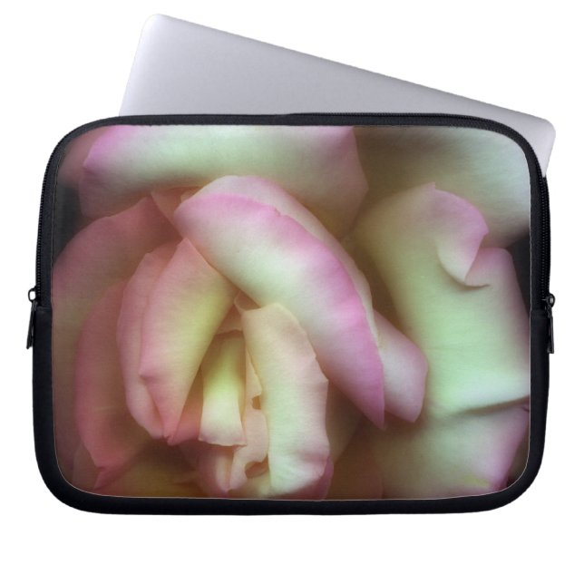 <Love is a Rose> vid Nathan Griffith Laptop Sleeve (Framsidan)
