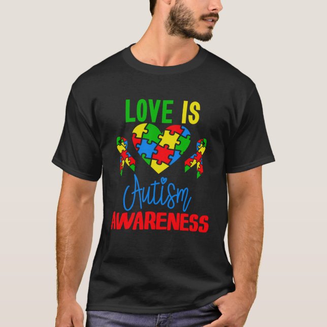 Love is Autism Awareness Puzzle Pieces Heart and R T Shirt (Framsida)