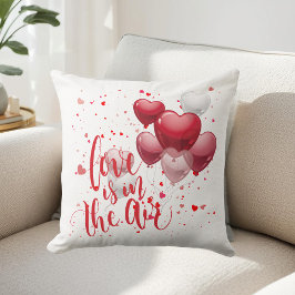 Love Is In The Air Throw Pillow Kudde