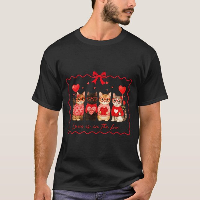Love Is In The Fur Cat Lovers Valentines Cute Cats T Shirt (Framsida)