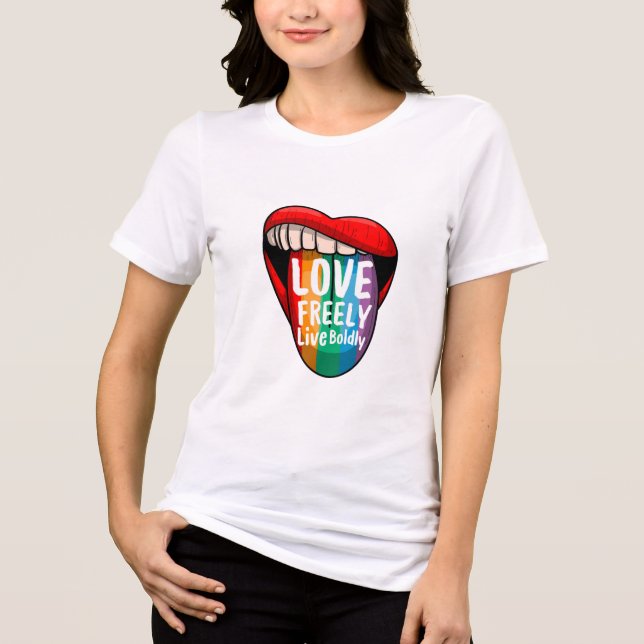 Love Is Love LGBTQ Pride Graphic Tee (Framsida)